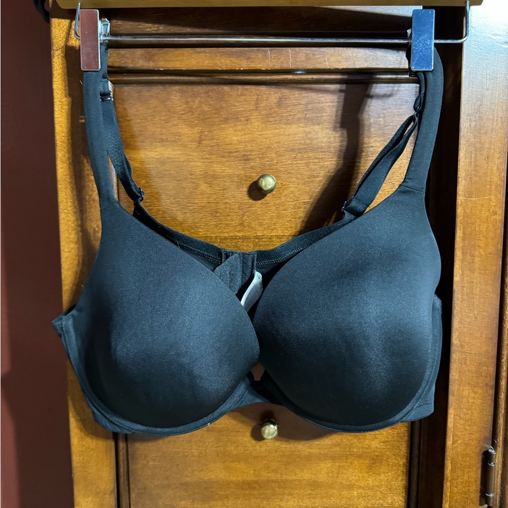 Black plunge pushup bra Cacique by Lane Bryant 40D